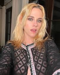 Amanda Montilla's Instagram, Twitter & Facebook