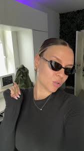 Peachy Beige Maracuja Juicy Lip Plump Tutorial