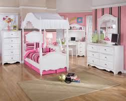Poster bed bed without footboard bedroom collection diy canopy canopy bedroom furniture bed wood beds bedroom design. Kids Room Adorable Canopy Bed With Four Poles Mixed With Beech Wooden Flooring And Leather Ru Girls Bedroom Furniture Sets Girls Bed Canopy Girls Bedroom Sets
