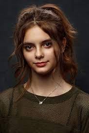 What Is Butterfly Lighting And How To Use It In Portrait Photography Bidun Art Self Portrait Photography Portrait Photography Portrait Photography Tips