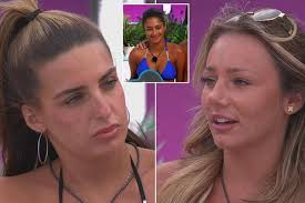 What happens if someone decides not to split the money in Love Island?