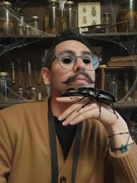 Anyone else be feelin like this? 😂💀 I need to make another Grim Lizard.  Stay tuned 🦎 . . #oddities #curiosities #taxidermy #mummy #lizard  #reptiles #grimreaper #reaper #halloween #gothic #spookyseason #fyp #meme #