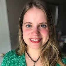 Shae Whitehead's Instagram, Twitter & Facebook