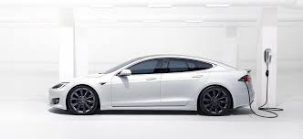 The problem is, the tesla model s p100d isn't particularly fast. Model S Tesla Deutschland