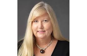 Lisa Beecham's Instagram, Twitter & Facebook