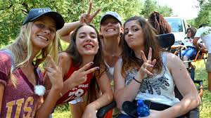 Ohne eltern in den schnee. Madchen Wg 2016 Folge 5 Zdftivi