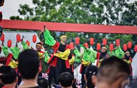 Bon odori festival is a japanese buddhist observance honouring the spirits of ancestors, who return once a year to visit their families. Big Crowd In Little Japan At Bon Odori Fest Buletin Mutiara
