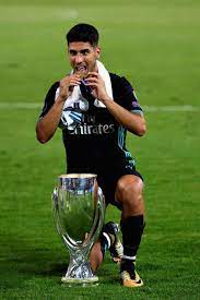 Marco Asensio Posed With Uefa Supercup 2017 Trophy And Medal Real Madrid Asensio Uefa Super Cup