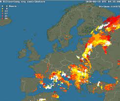 Mapa zagęszczenia uderzeń nad europą. Pogoda Mnostwo Burz W Europie Burze Na Obszarze Dlugosci 3000 Kilometrow W Linii Prostej Fani Pogody