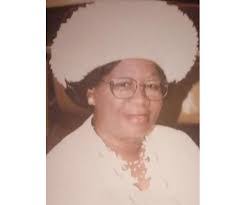 Gena Cummings's Instagram, Twitter & Facebook