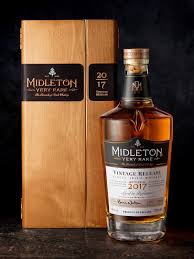 Midleton Very Rare Vintage 2017 Bottle Label Design Alcohol Spirits Spirit Drinks
