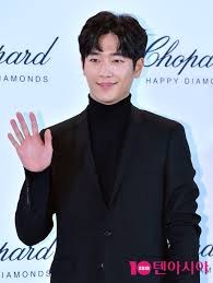 드라마 , 순정 , 대학생. ì„œê°•ì¤€ ì¸¡ ë©€ë¦¬ì„œ ë³´ë©´ í'¸ë¥¸ë´„ ì œì•ˆ ë°›ê³  ê¸ì •ì  ê²€í†  ì¤' ê³µì‹ìž…ìž¥ í•œê²½ë‹·ì»´