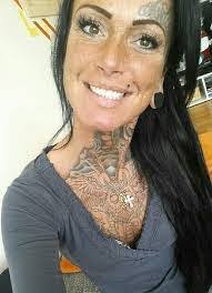 Holly Holle's Instagram, Twitter & Facebook