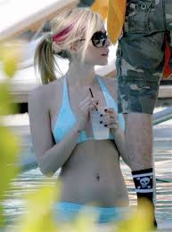 Hey, you in the black! Image Result For Avril Lavigne Nn Tease Bikini Photos Simple Bikini Celebrity Bikini