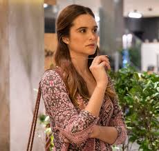 Saiba o que vai acontecer nesta semana com alexia, kyra e luna. Teo Pede Luna Fiona Em Namoro Durante O Jantar Em Familia Provocando Helena Confira O Resumo Dos Capitulos De Salve Se Quem Puder Estrelando