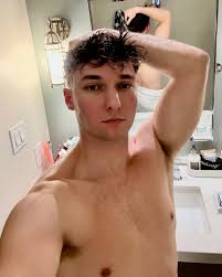 Art Bezrukavenko @artiomboy33 - Twitter Profile | TwStalker