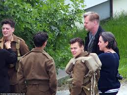 Harry styles has bid farewell to his quarantine hair. Harry Styles Shows Off His New 1940s Style Military Cut On Set Of Dunkirk Daily Mail Online