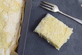 Buttermilch Kuchen Mit Kokos Rezept Fur Den Thermomix Rezept Buttermilch Buttermilchkuchen Buttermilch Kokos Kuchen