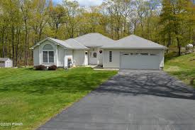 Milford, pa real estate information and listings in milford, pa. 130 Orange Blossom Rd Milford Pennsylvania 18337 Single Family Homes For Sale