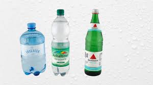 Wasser mit geschmack kann ein gesunder durstlöscher sein und liegt voll im trend. Mineralwasser Test 2020 Teure Marken Enttauschen Im Test Utopia De