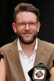 Wer stiehlt mir die Show?": Teddy Teclebrhans Quizshow auf LSD