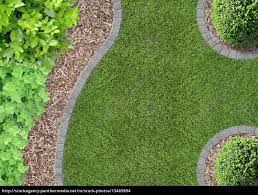 June 10 at 2:24 am ·. Garten Von Oben Mit Rasen Und Beeten Mit Rindenmulch Stock Photo 13469894 Bildagentur Panthermedia