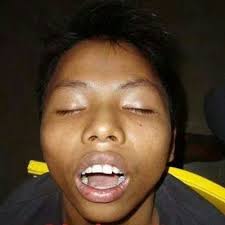 Berikut ini kumpulan pantun lucu singkat 2 baris paling gokil, seperti dilansir dari laman inspirilo dan pantuncinta2000.blogspot , sabtu (19/12/2020). Muka Jelek Katakatabolang Twitter