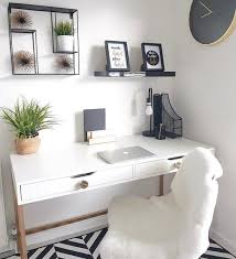 Pin By Ana On Slike White Room Decor Gray Home Offices White Desk Bedroom