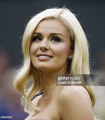 Rebecca Rennison's Instagram, Twitter & Facebook