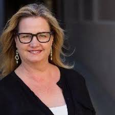 Alyson Dee Moore (@justaskalyson)