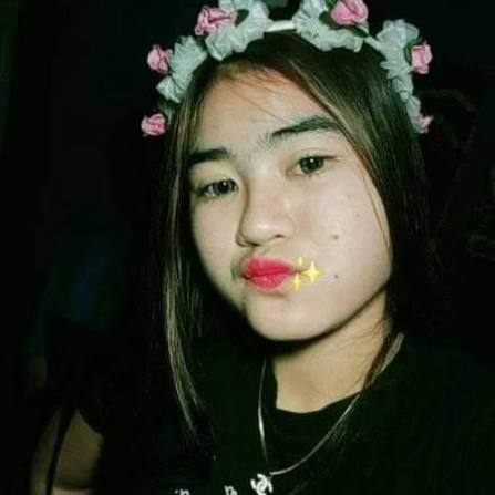 Adek Baju Hitam