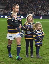 He has since been diagnosed rob burrow was diagnosed with mnd in 2019, and will be opening about the disease in his new. Kevin Sinfield Completes Marathon Challenge For Former Team Mate Rob Burrow Itv News Calendar