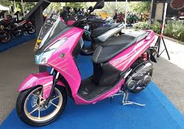Banyak Peserta Cewek Ikuti Kontes Modifikasi Motor Skutik Customaxi Yamaha Semua Halaman Cewekbanget