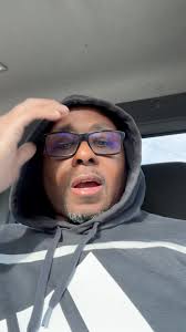 Lithium battery for 2000-watt amp with voltage drop