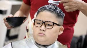 Kim jong un said north korea should be prepared for confrontation with the united states, state media reported on friday. Friseur In Vietnam Bietet Kostenlose Haarschnitte A La Trump Und Kim Gesellschaft Tgr Tagesschau