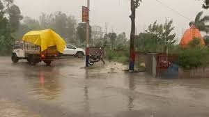 West UP Weather: मेरठ में अगले 24 घंटे में आंधी-बारिश की संभावना, सहारनपुर में झमाझम से मौसम सुहाना