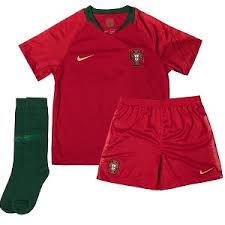 Portugal thuis tenue/uit tenue tegen geweldige korting. Portugal Tenue Minikit 2018 2019 Kopen Thuistenues Shirts