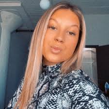 Annalee Meyer (@pinkannale)