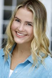 Taylar Hender's Instagram, Twitter & Facebook