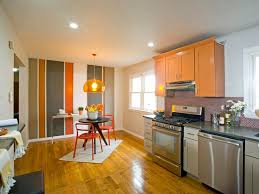 No one has to settle for transitional kitchen cabinets can be more traditional cabinet designs with modern hardware, or a kitchen natural wood cabinets are usually a light wood, like pine or oak, and left. Oak Kitchen Cabinets Pictures Ideas Tips From Hgtv Hgtv