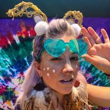 Lyssia Merrifield (@lyssialee)