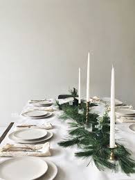 15 Beautiful Scandinavian Inspired Holiday Table Settings Nordicdesign Minimalist Christmas Christmas Decorations Christmas Table Decorations