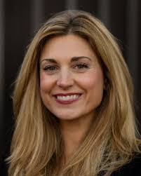 Lisa Petersen's Instagram, Twitter & Facebook