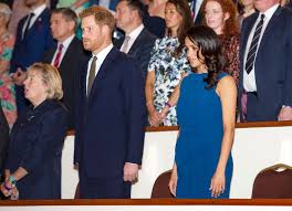 Dass ihre zeit am britischen hof kein zuckerschlecken für herzogin meghan war, ist längst bekannt. Herzogin Meghan Ist Das Etwa Ein Schwangerschaftsbauch