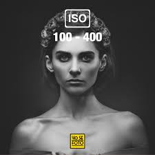 🖤Los retratos en blanco y negro tienen una magia única: eliminan las  distracciones del color para resaltar expresiones, emociones, texturas y  contrastes. Este tipo de fotografía tiene un aire atemporal, elegante y