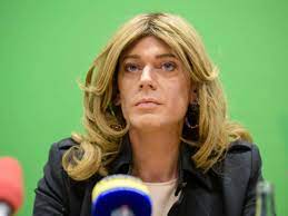 Ganserer gab im januar 2019 bekannt, künftig als frau unter dem namen tessa ganserer zu leben. Bayern Transsexuelle Grunen Politikerin Tessa Ganserer So Reagierten Sohne Auf Neue Identitat Politik