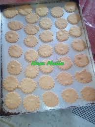 Ok, sejujurnya nina belum pernah buat dan rasa lagi kuih viral ni. Resepi Kuih Bangkit Kelapa Bugis Resepi Merory Sedap Betul