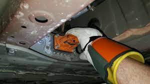 They found that their battery modules, if deployed throughout the rest of the battery, could have a 45% greater capacity than the original leaf battery. applied to a 2016 nissan leaf (for example) with 30kwh battery and 172km range, the new modules developed by blue cars could increase the range to 250km, bringing the range of older leafs in. How Remove The Battery Nissan Leaf 2012 Youtube