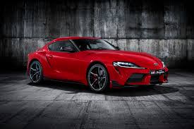Bmw provided the mechanical parts for both the latest z4 and the supra, and toyota wrote a large check. 2020 Toyota Supra Vs Bmw Z4 Sibling Differences Compared Side By Side