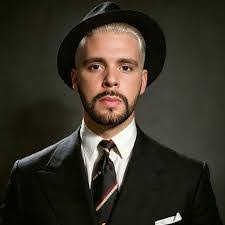 Doris Carman's Instagram, Twitter & Facebook